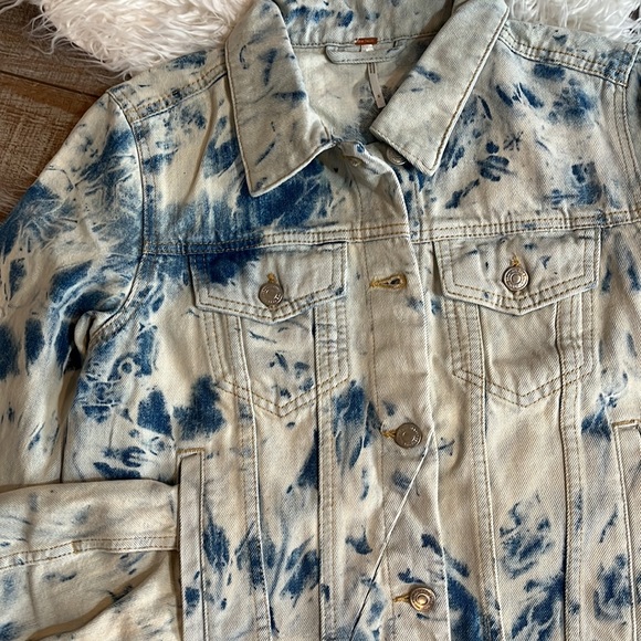 π₯³HPπ₯³ Free People Rumors Denim Jacket Jones Tie Dye Blue - Picture 6 of 11